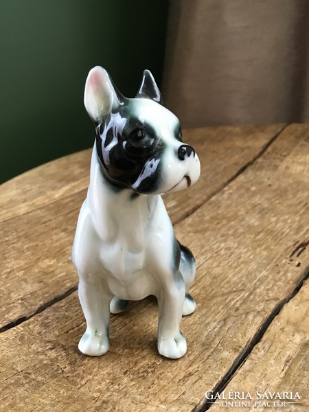 Régi kis porcelán kutya figura