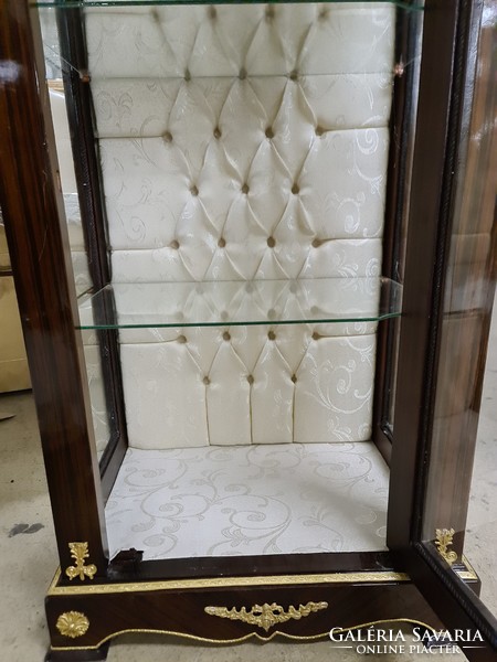 Empire marble display case