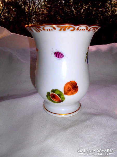 Herendi ( jubileumi) porcelán váza , gyümölcs , zöldség és bogár  minta