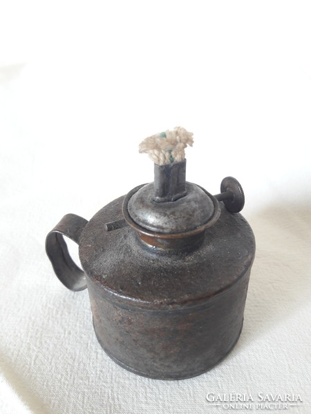 Antik régi kis fém vas virrasztó petro mécses, kanóccal, 1870 körül, nagyon ritka darab