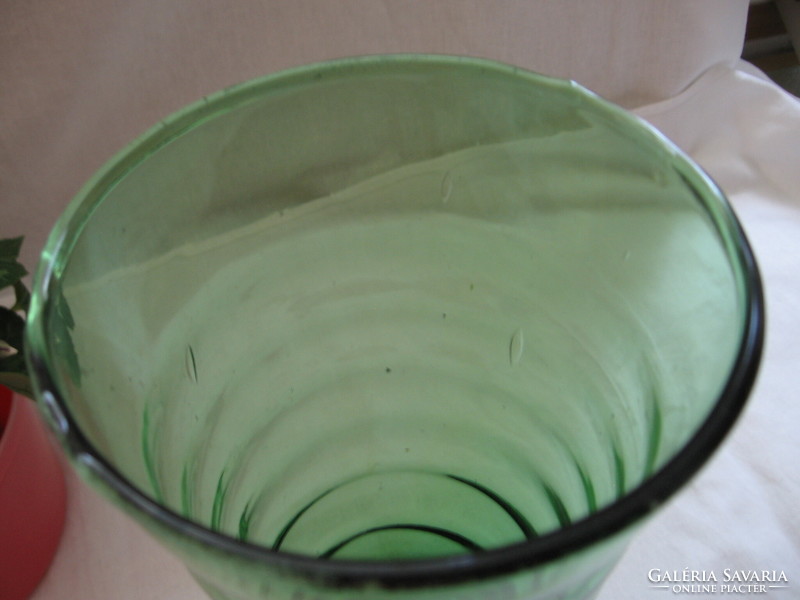 Art deco fenyő zöld hullámos váza