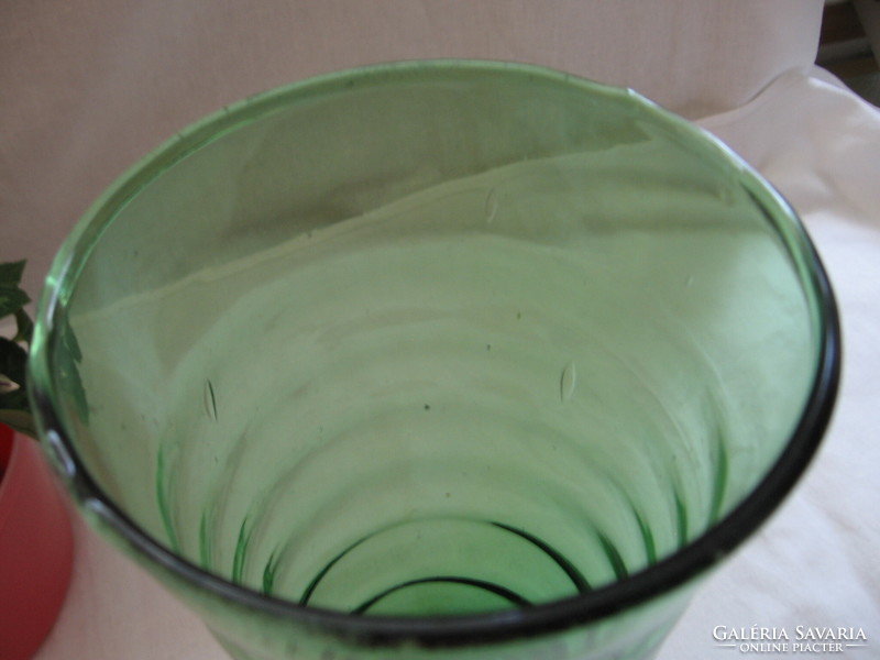 Art deco pine green wavy vase