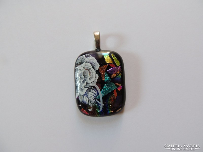 Beautiful handmade pendant from Murano with a metal hanger