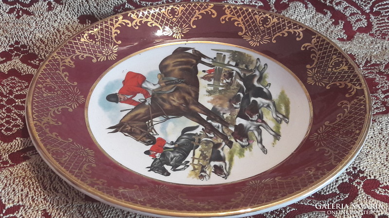 Lovas, beagle-s vadászjelenetes porcelán tányér (M2925)