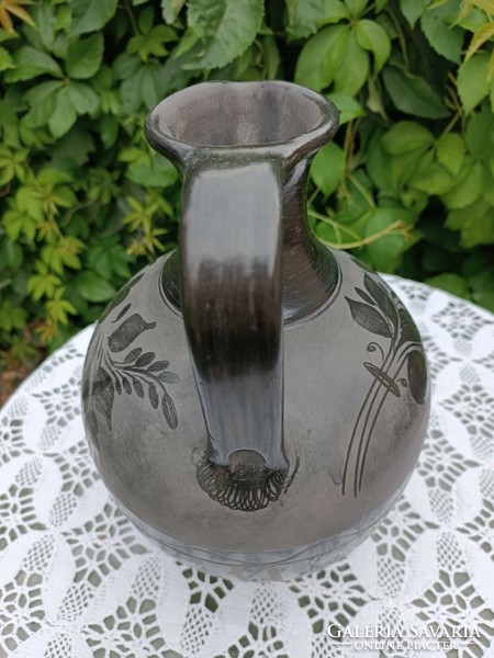 Náududvari black ceramic jug