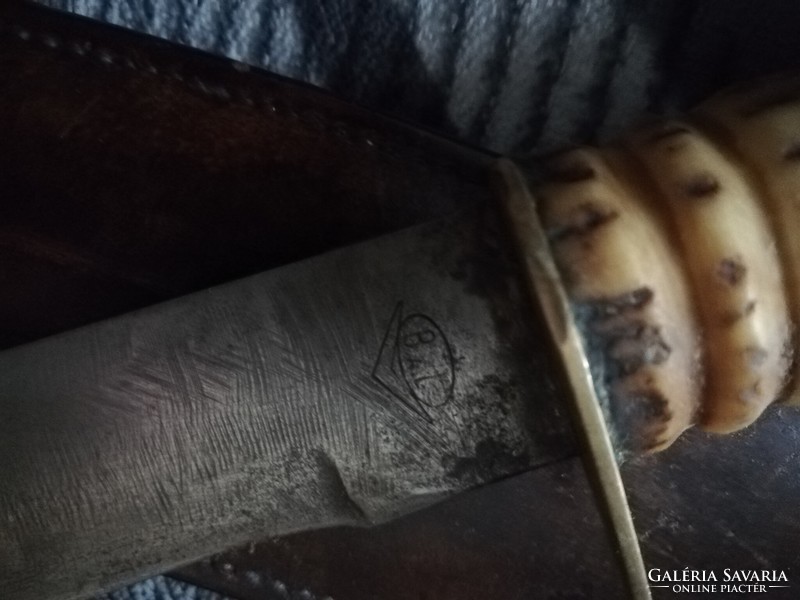 Vintage hunting knife, hunting dagger, with original leather case