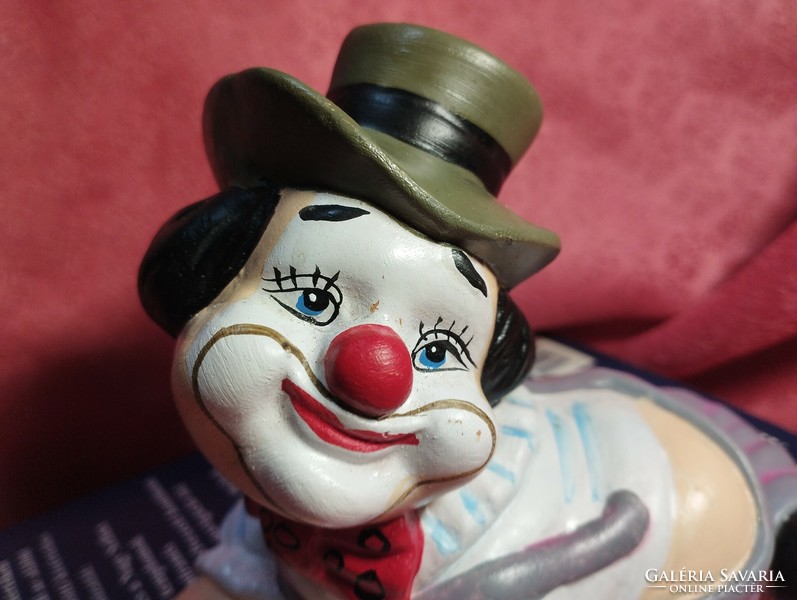 An interesting ceramic clown