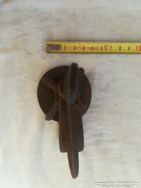 Old claw clamp