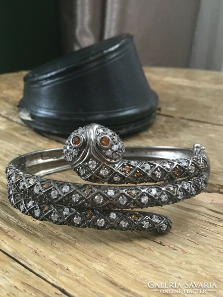 Special silver snake bracelet