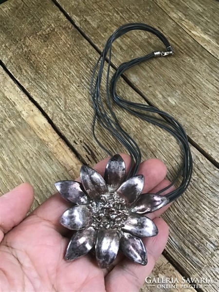 Nagy méretű Izraeli ezüst virág medál - bross nyaklánccal