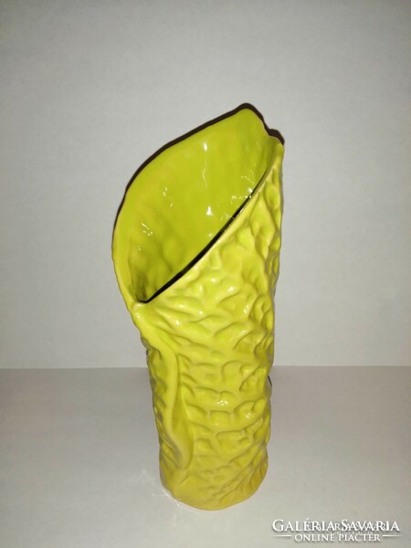 Kale leaf ceramic vase 19 cm (7/d)