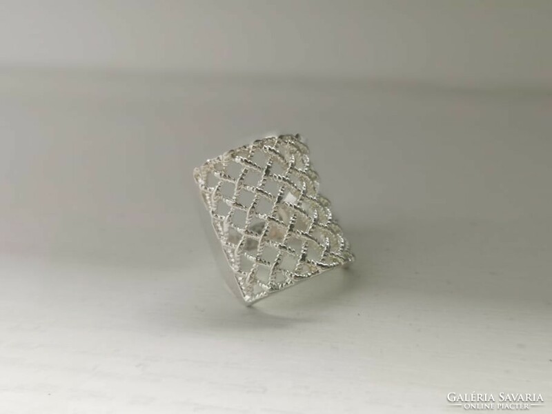 It is now a fashionable, spectacular and modern 925 sterling silver ring.