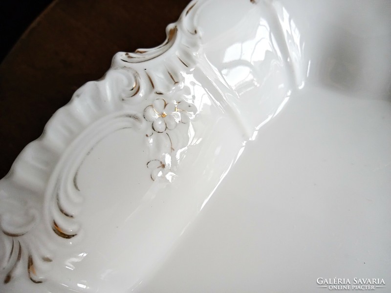 Antik fehér dombormintás porcelán nagy tál 36x24cm PLS