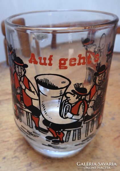Auf geht's 0.4 l glass jar - depicting a cheerful Austrian folk band