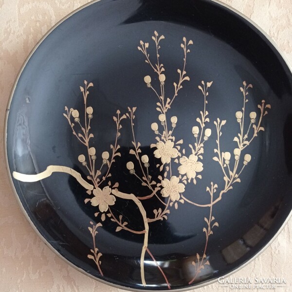 Lacquer bowl