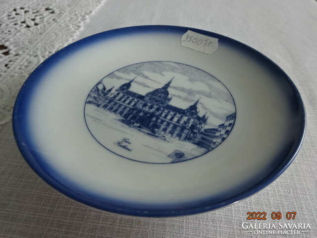 Hand-painted porcelain wall plate, Austria, diameter 13.5 cm. He has!