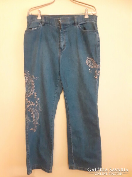 Denim trousers decorated with embroidery. 44-Es