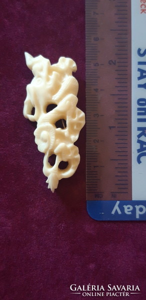 Carved bone Chinese dragon brooch/pin
