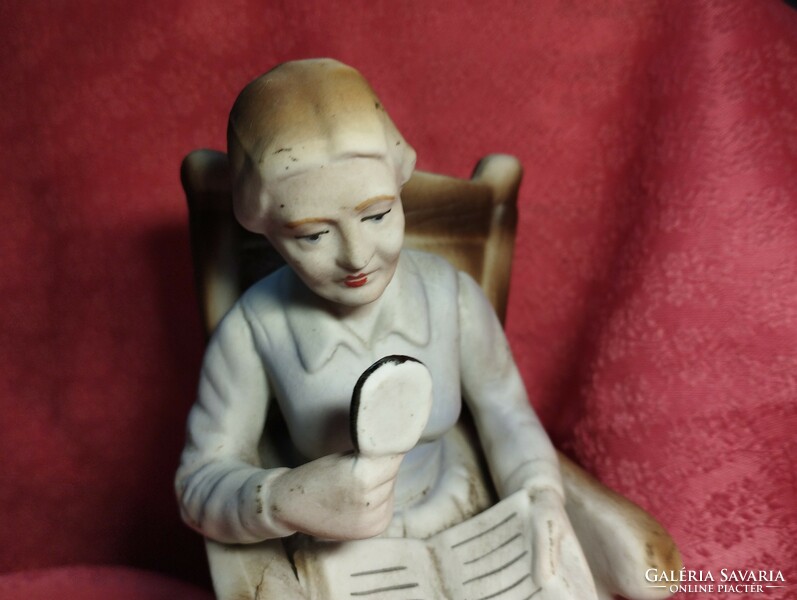 Olvasó hölgy, antik kőporcelán , nipp