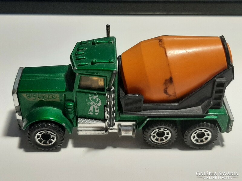 Matchbox 1981 Peterbilt 1:80