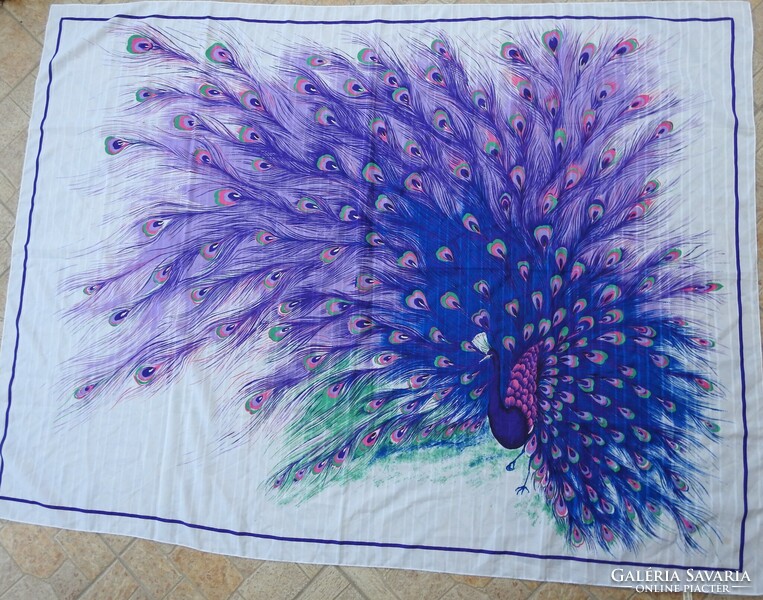 Large Italian scarf with a peacock pattern
