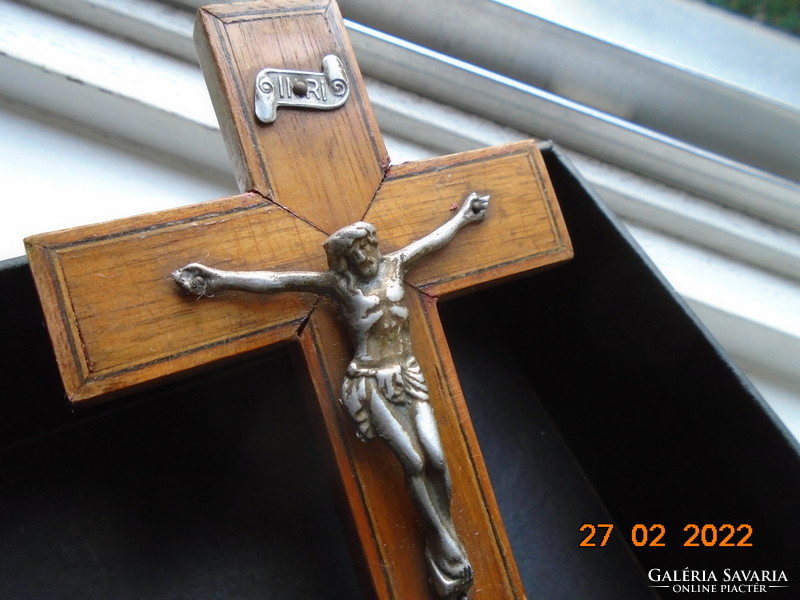 Old wooden crucifix with metal body 18 cm
