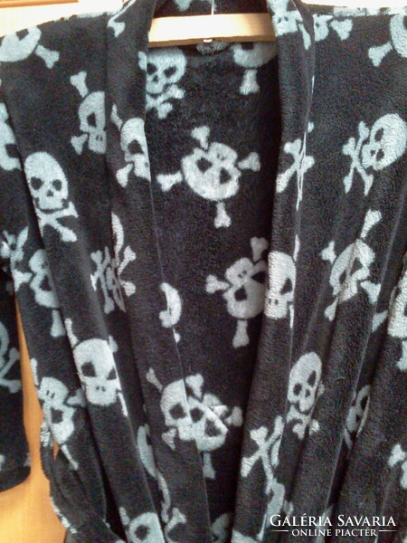 Robe for 7-8 year olds (death's head)