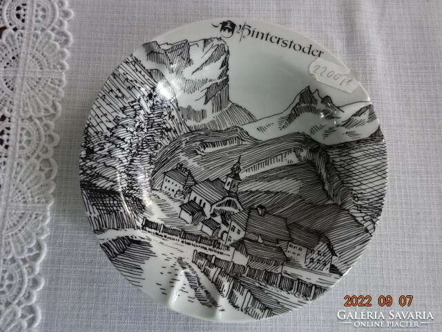 Lilien porcelain ashtray, diameter 15 cm. He has!