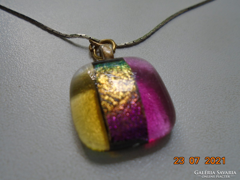 Murano two-color pendant with a gold plate lock on a silver-plated chain, with a gold-colored clasp