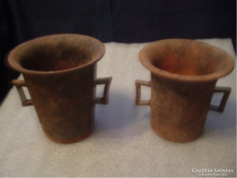 M1-12 f6 antique iron mortars in a pair, 2 pieces together for sale in a collection of World War II