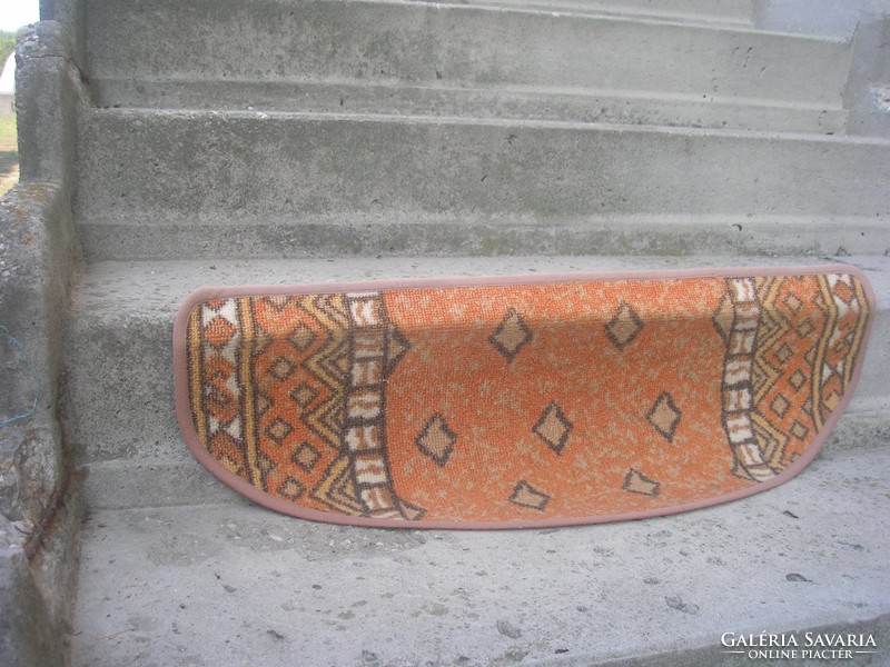 N 20 for the entrance or as a carpet for stairs, 13 pieces with a beautiful pattern, 65 x 27 cm, sold together