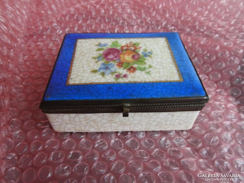 Porcelain marked flower pattern gift box with copper edge