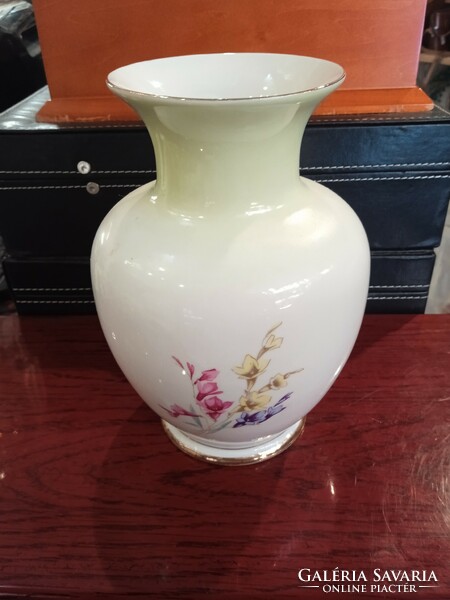 Hollóháza porcelain vase, 16 cm high, perfect piece.