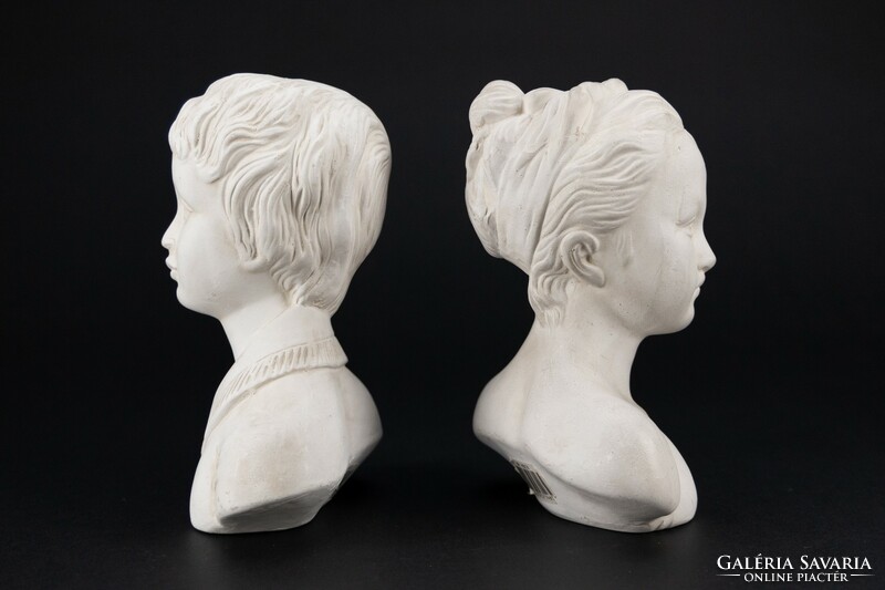Porcelán lány és fiú szobor