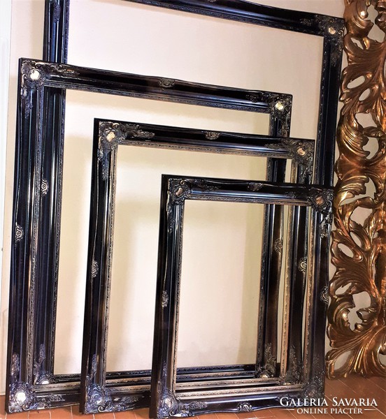 Beautiful blondel wooden frames in several sizes