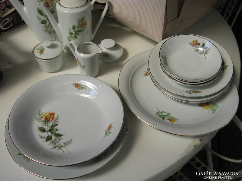 Yellow rose cake plate, tray, three rose varieties