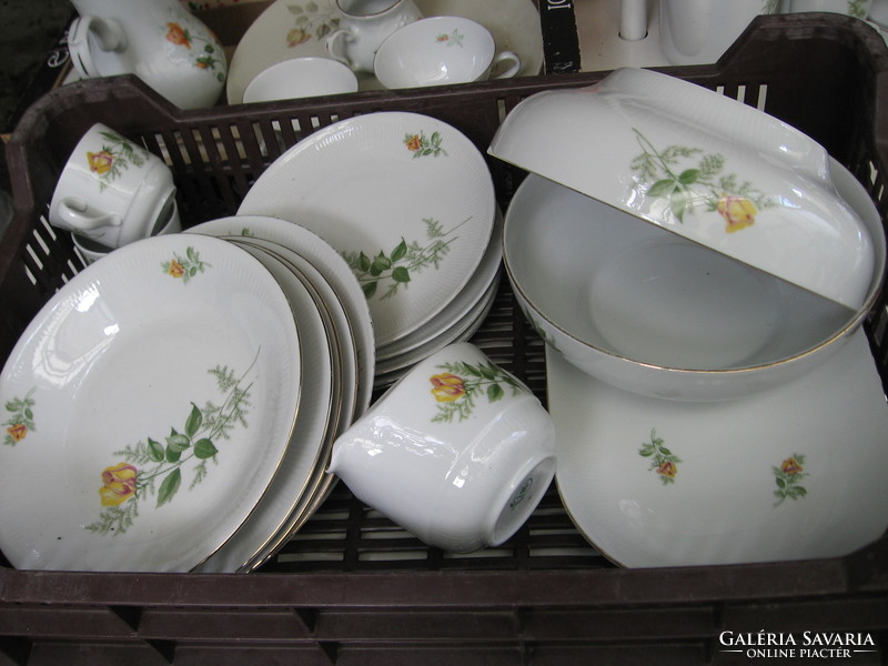 Ribbed variety of Kahla yellow rose plates