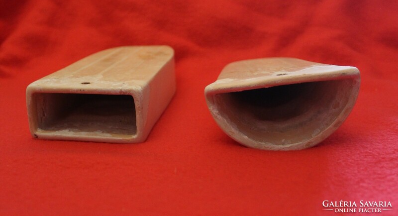 2 ceramic wall brackets