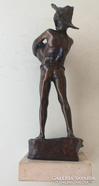Gabriele PARENTE  - Szobor, "Fiú amforával" 36 cm