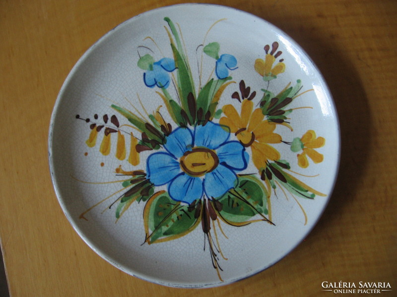 Hand painted majolica plate hand painted
