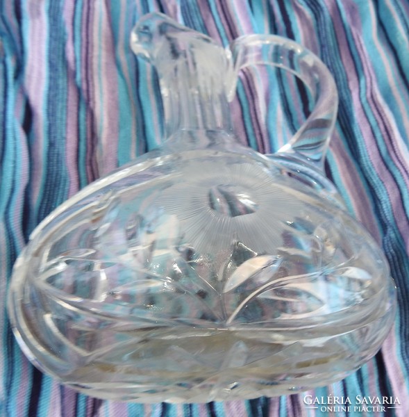 Hand-polished flower pattern crystal spout