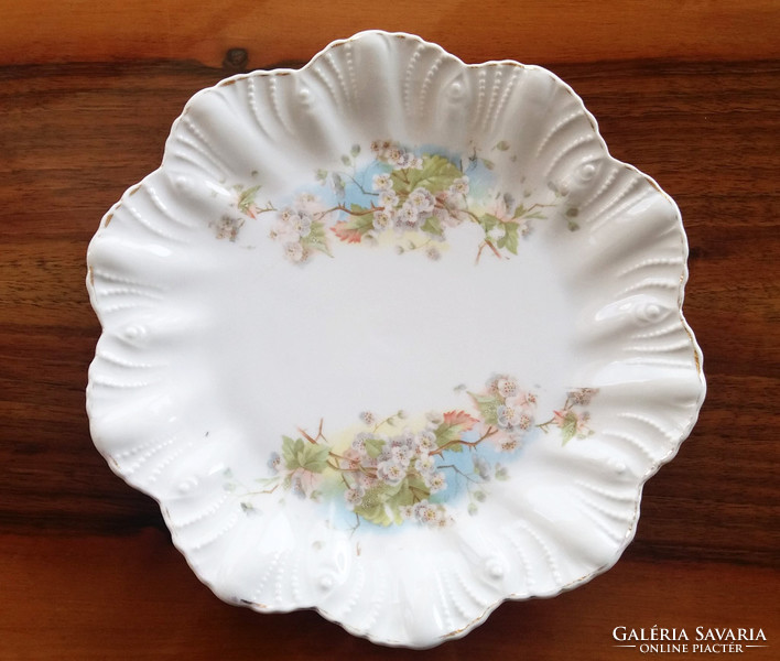 Old floral porcelain plate with curled edges vintage pastry Art Nouveau serving 22 cm