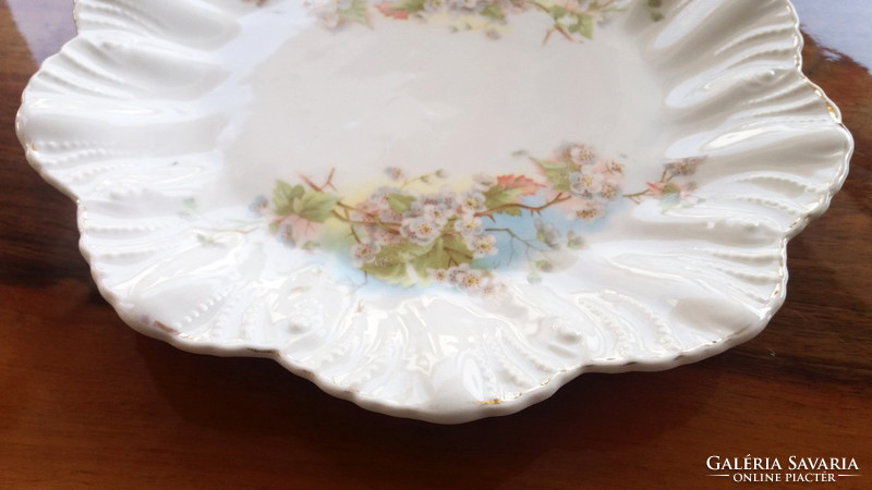 Old floral porcelain plate with curled edges vintage pastry Art Nouveau serving 22 cm