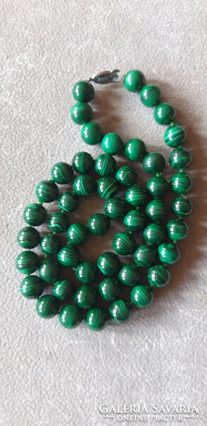 String of large-eyed malachite beads - 70 cm