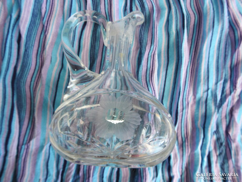 Hand-polished flower pattern crystal spout