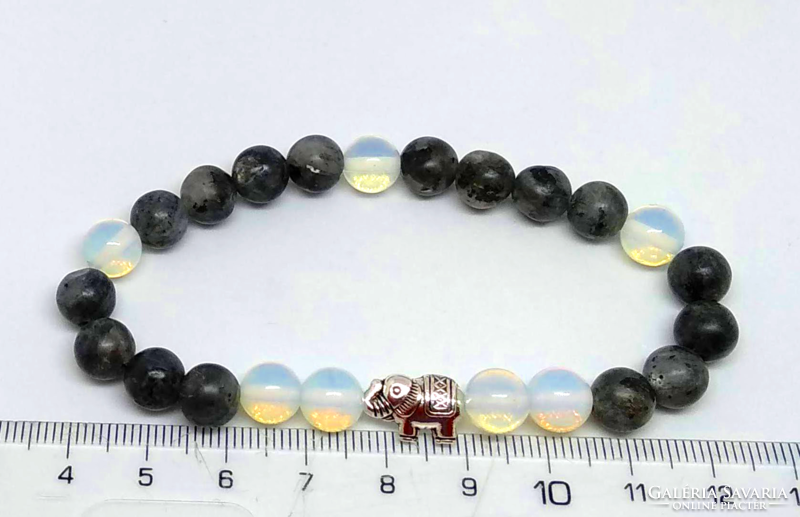 Természetes larvikit és opalit ásvány karkötő, 8 mm-s gyöngyökből, elefánt sharmmal