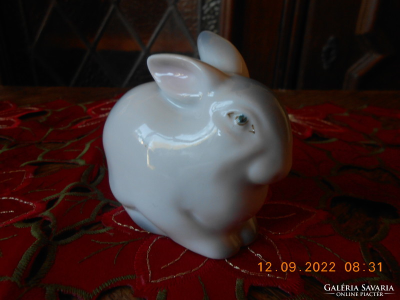 Zsolnay rabbit figure