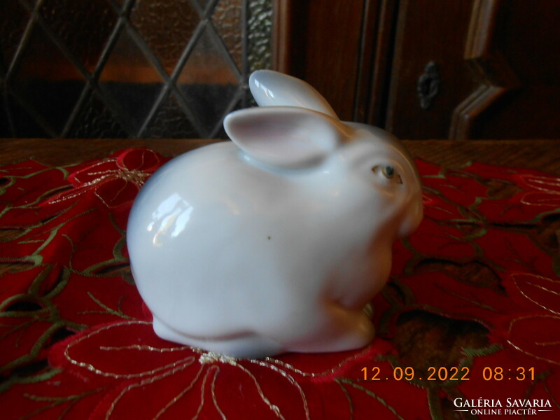 Zsolnay rabbit figure