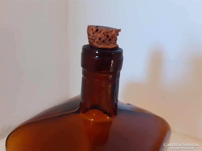 Régi likőrös palack Gschwindt Budapest domború feliratos italos üveg