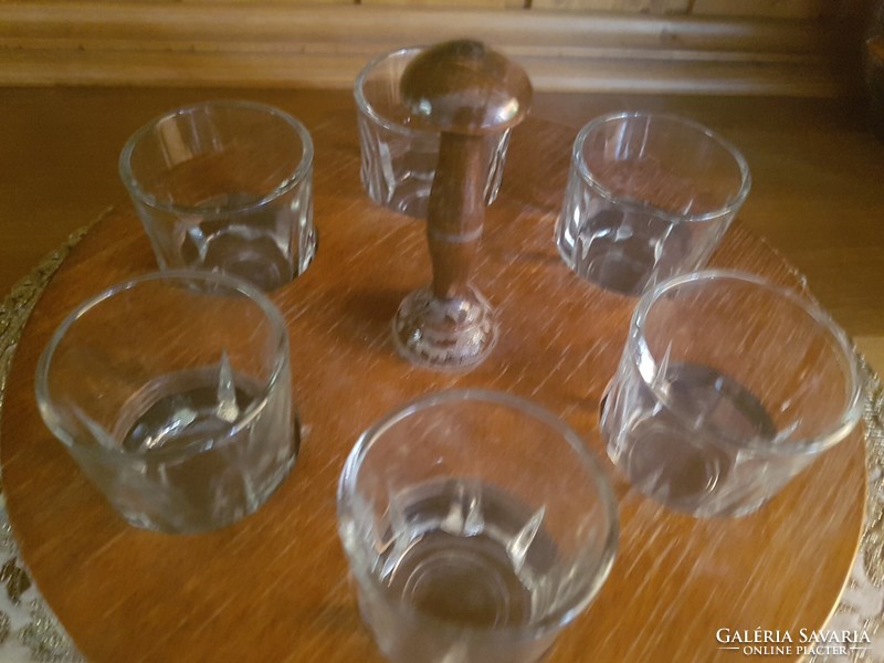 Retro stamped glass holder with 6 glasses